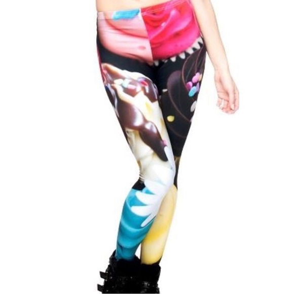 Sweet Illusions Candy Land Sprinkles & Cupcakes Leggings - Picture 10 of 12